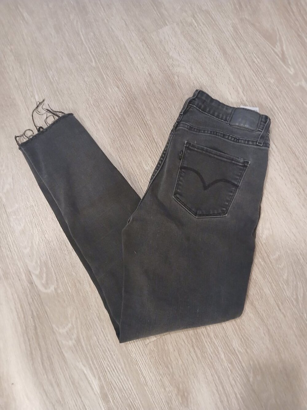 GREAT BLACK 721 HIGH RISE SKINNY JEANS SIZE 30  LEVI'S!!!